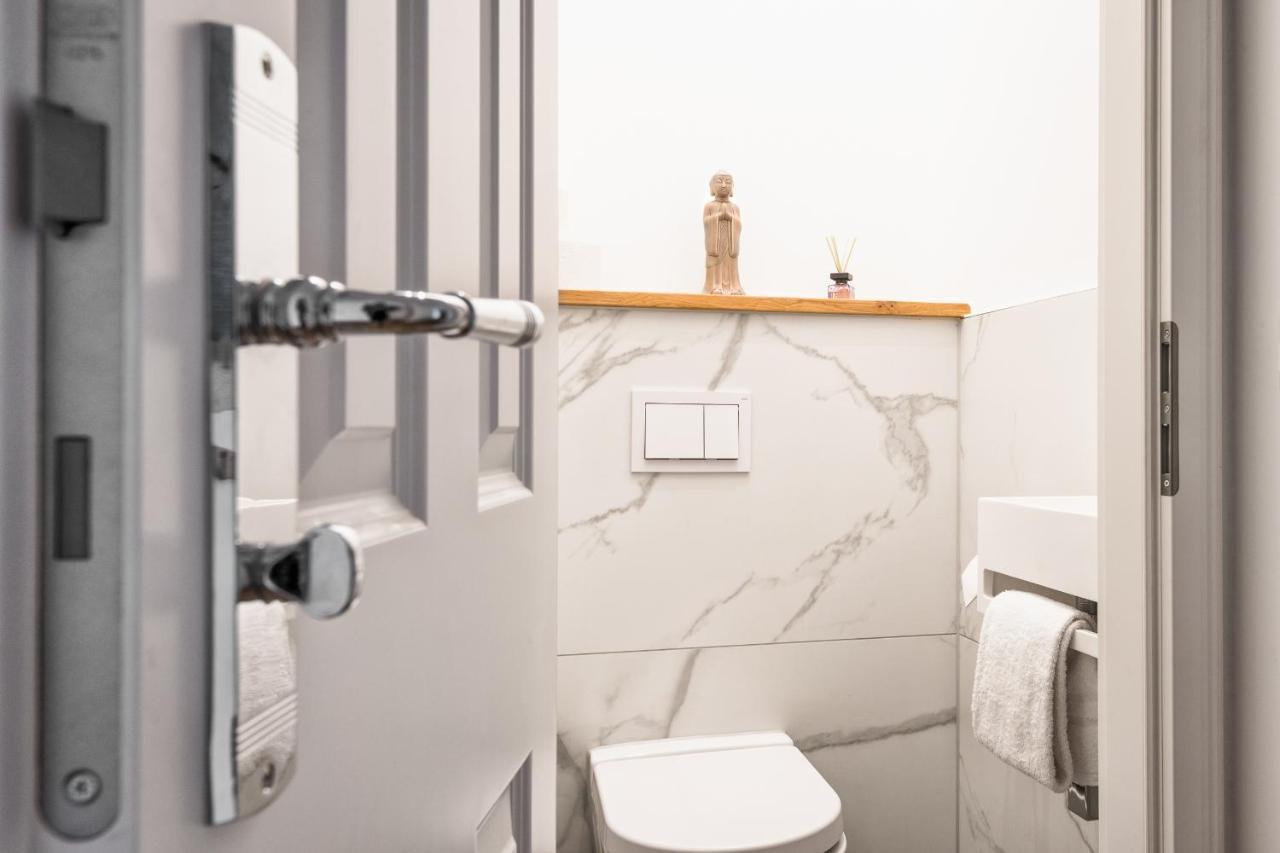 Riesiges Apartment Nahe Kudamm Sehr Schoner Altbau 123M2 Gross 12 Gaste ベルリン エクステリア 写真