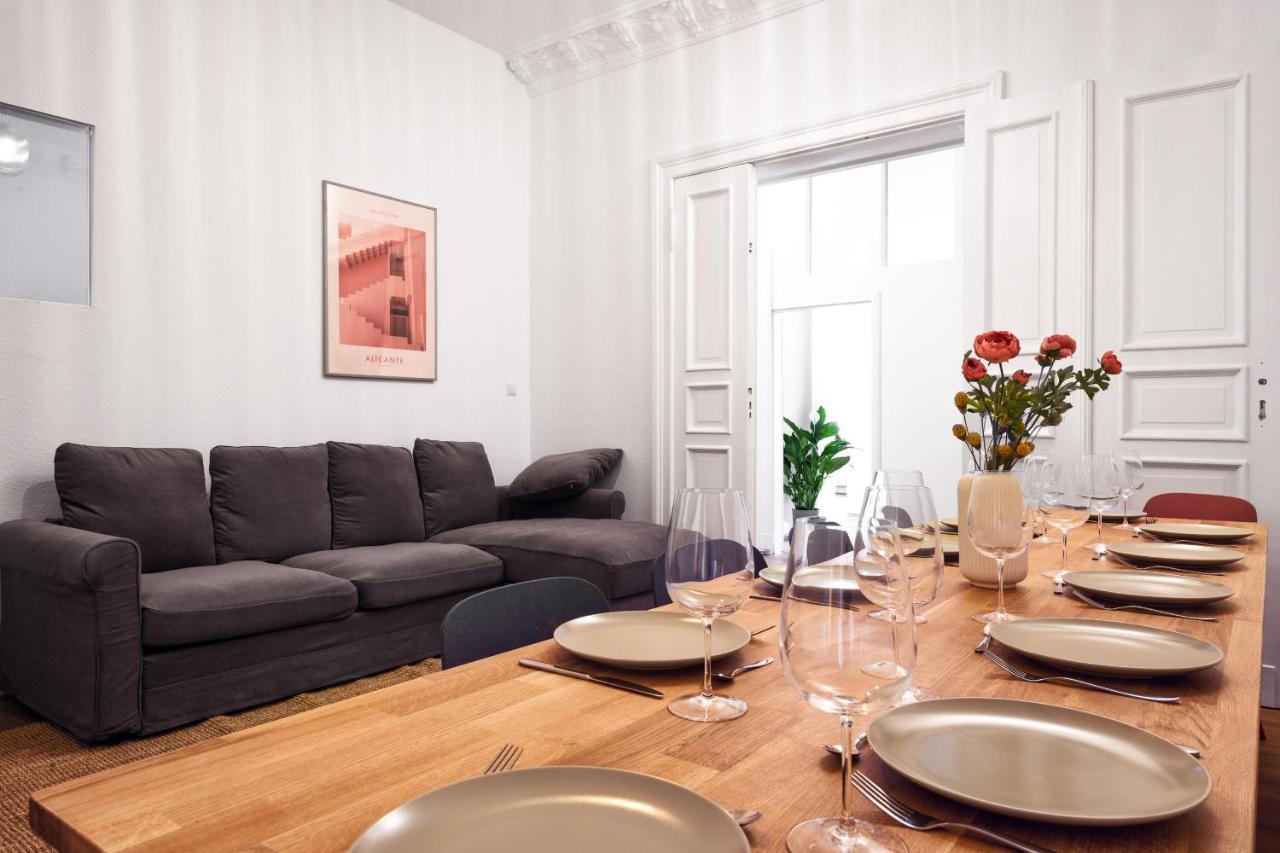 Riesiges Apartment Nahe Kudamm Sehr Schoner Altbau 123M2 Gross 12 Gaste ベルリン エクステリア 写真